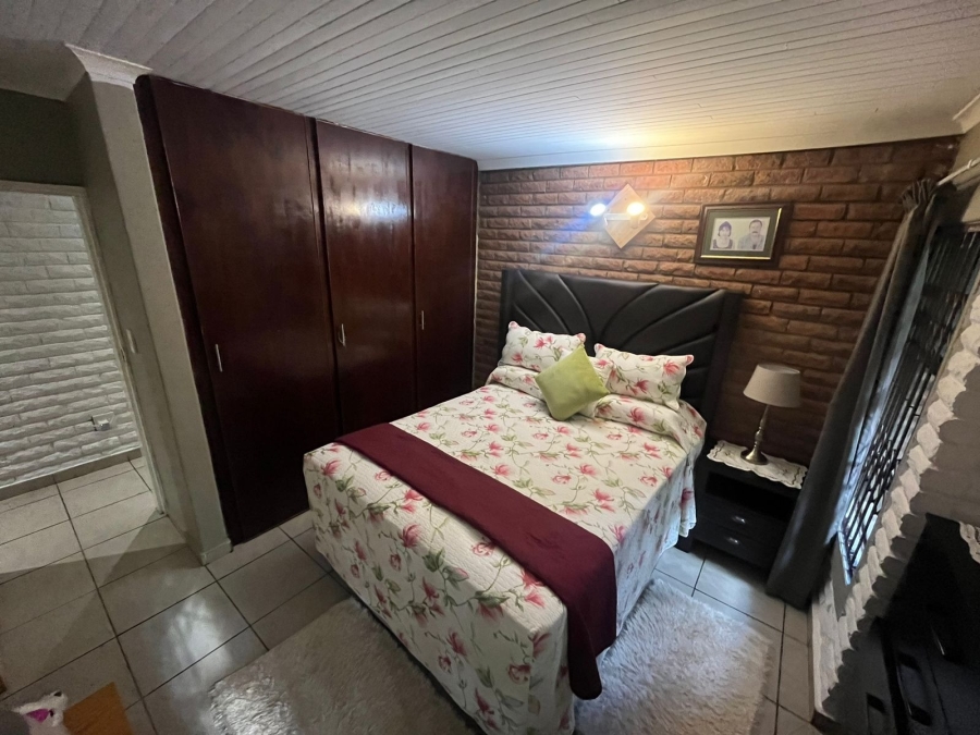 3 Bedroom Property for Sale in Safari Gardens North West